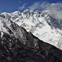 4 Pendaki Everest Ditemukan Tewas Dalam Tenda Para pendaki tersebut ditemukan pada tengah malam di dua tenda di Kemah Empat pada ketinggian 7.950 menter